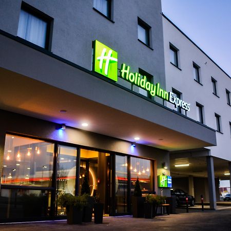 Holiday Inn Express Munich - Olching By Ihg Экстерьер фото