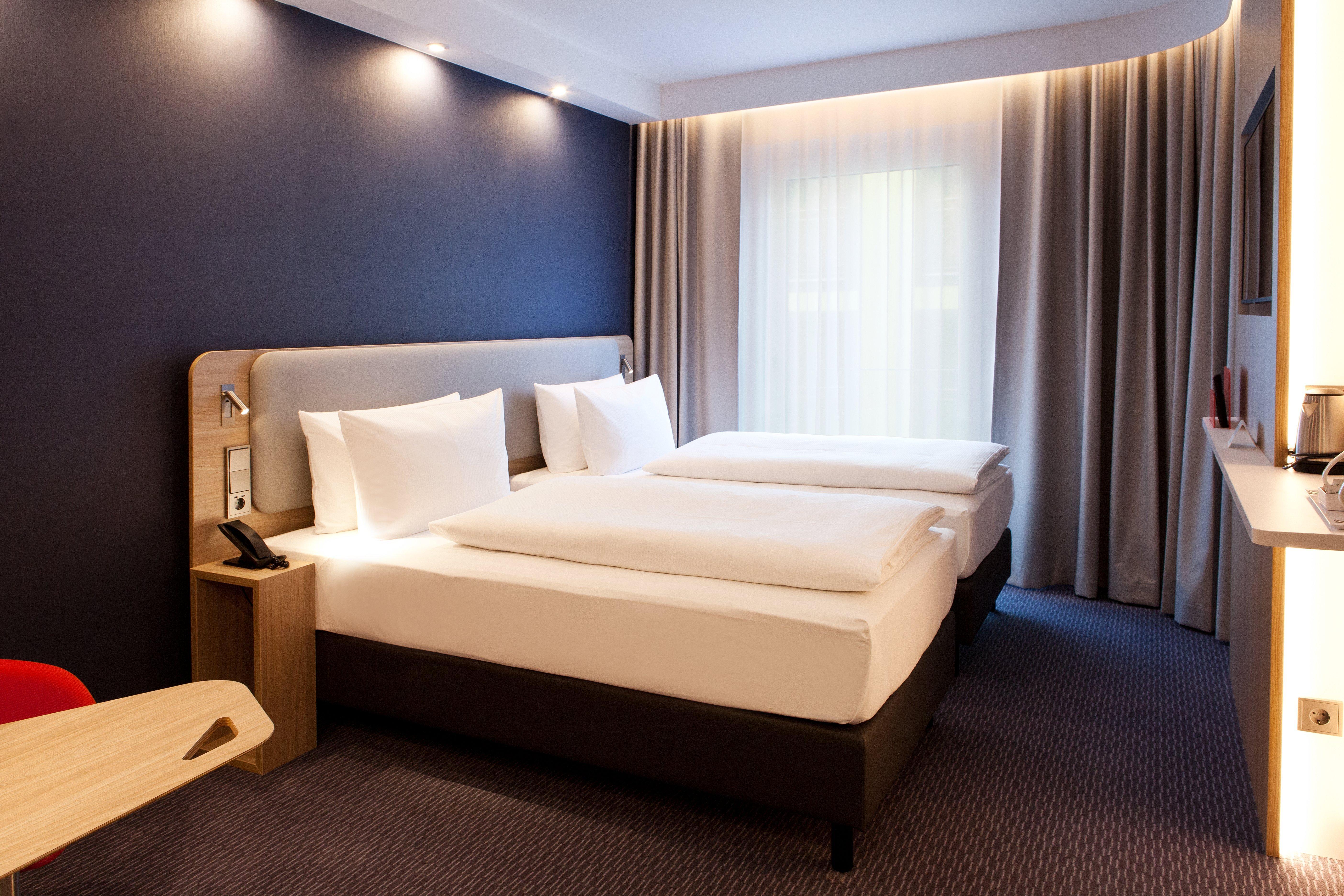 Holiday Inn Express Munich - Olching By Ihg Экстерьер фото