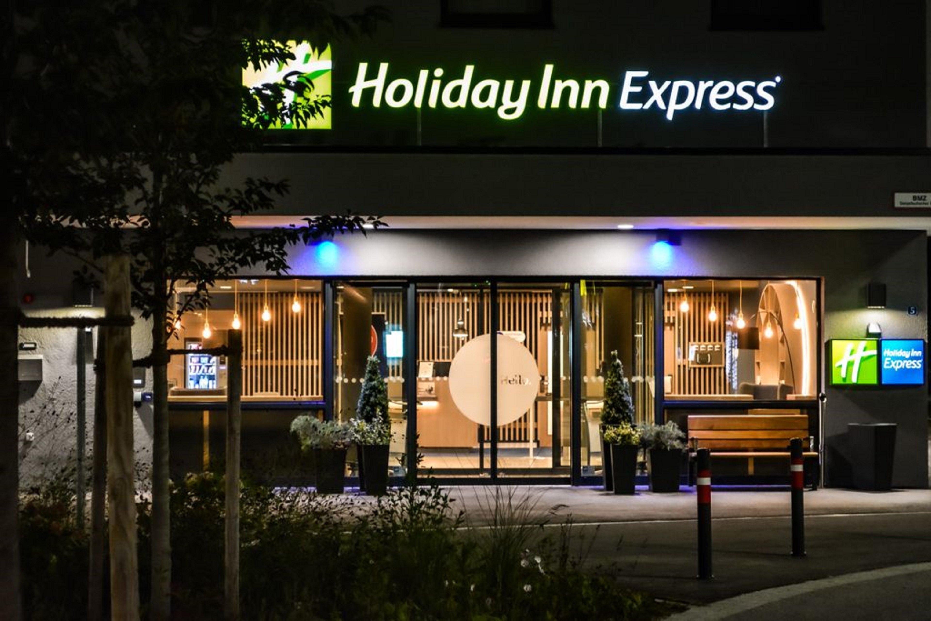 Holiday Inn Express Munich - Olching By Ihg Экстерьер фото