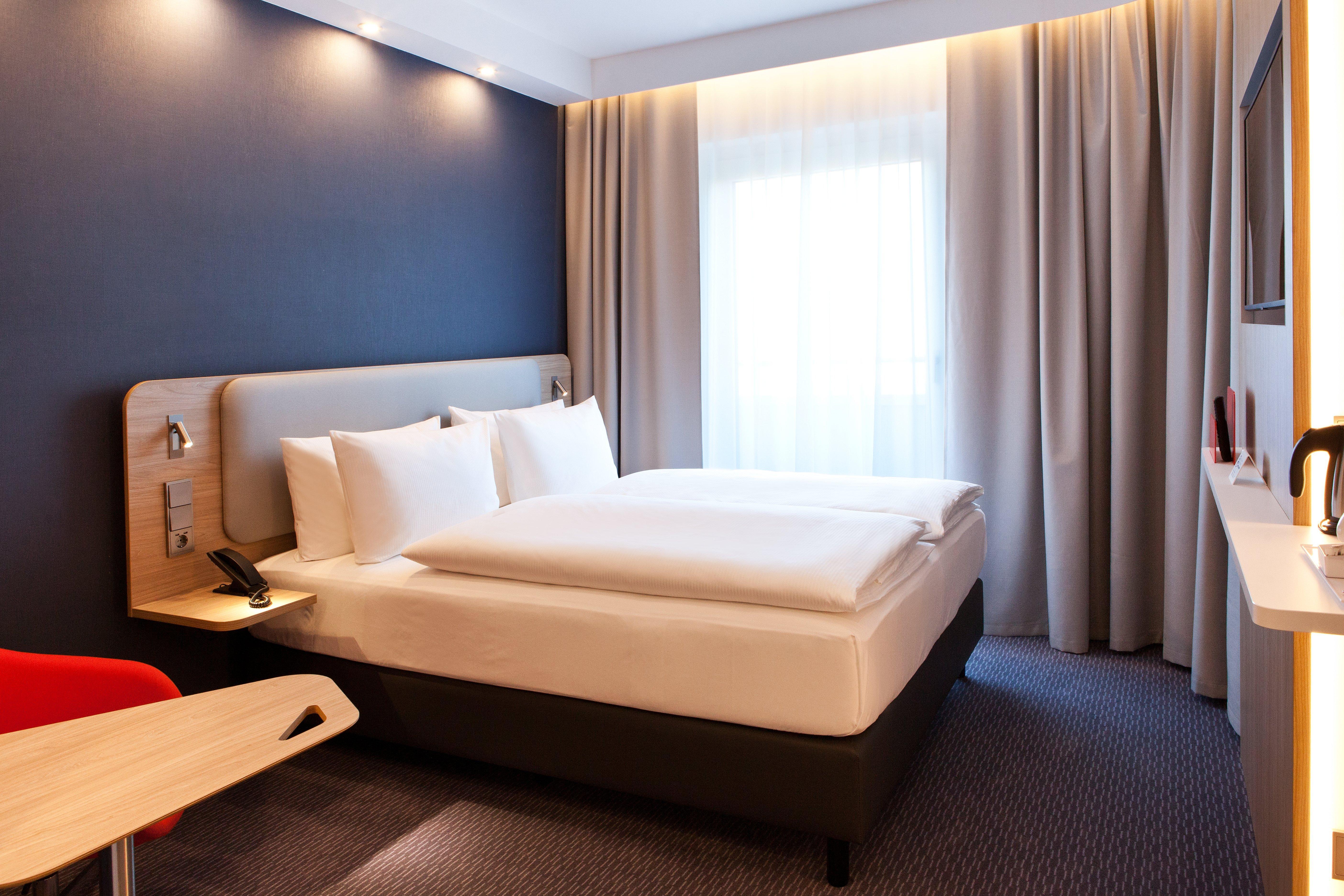Holiday Inn Express Munich - Olching By Ihg Экстерьер фото