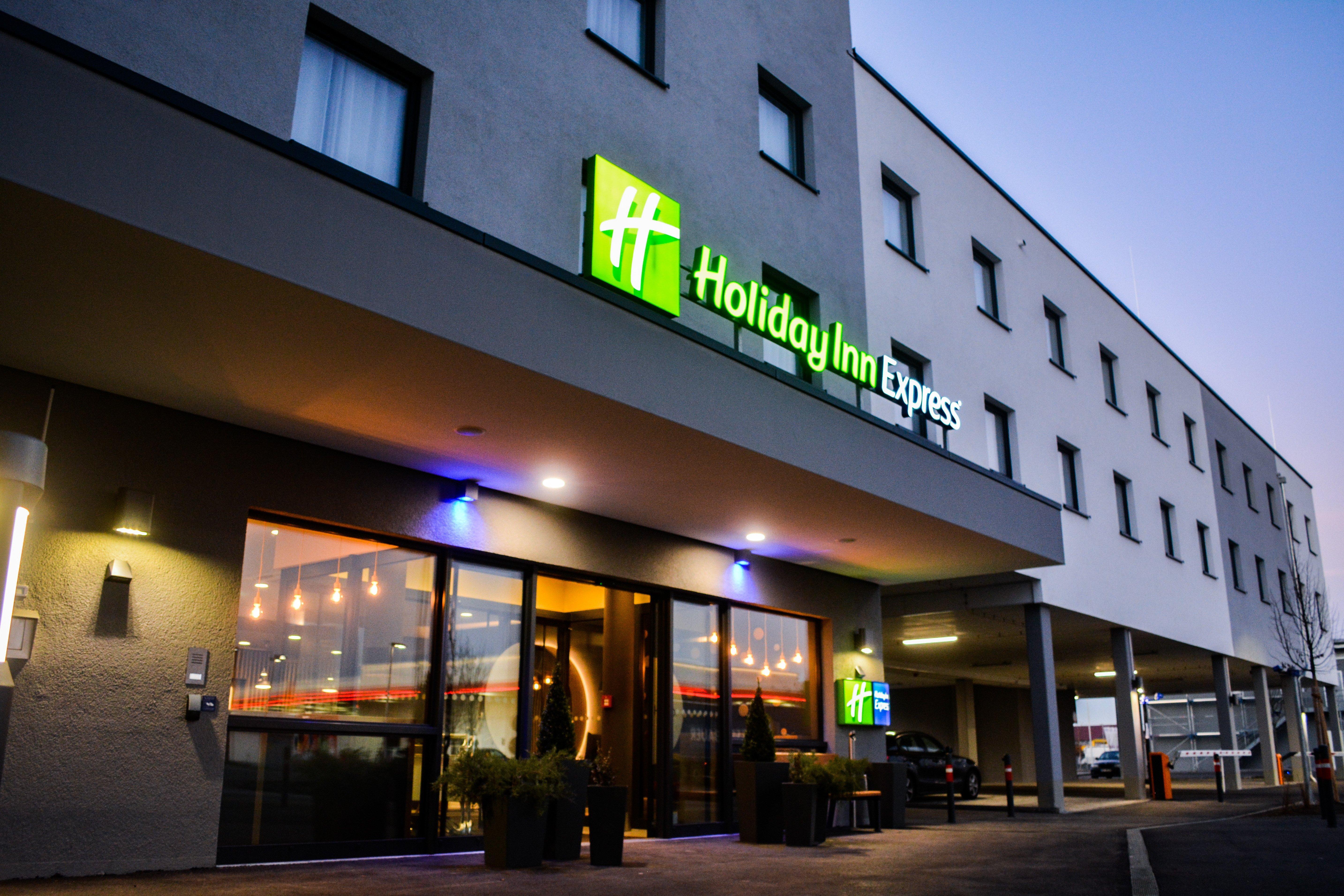 Holiday Inn Express Munich - Olching By Ihg Экстерьер фото