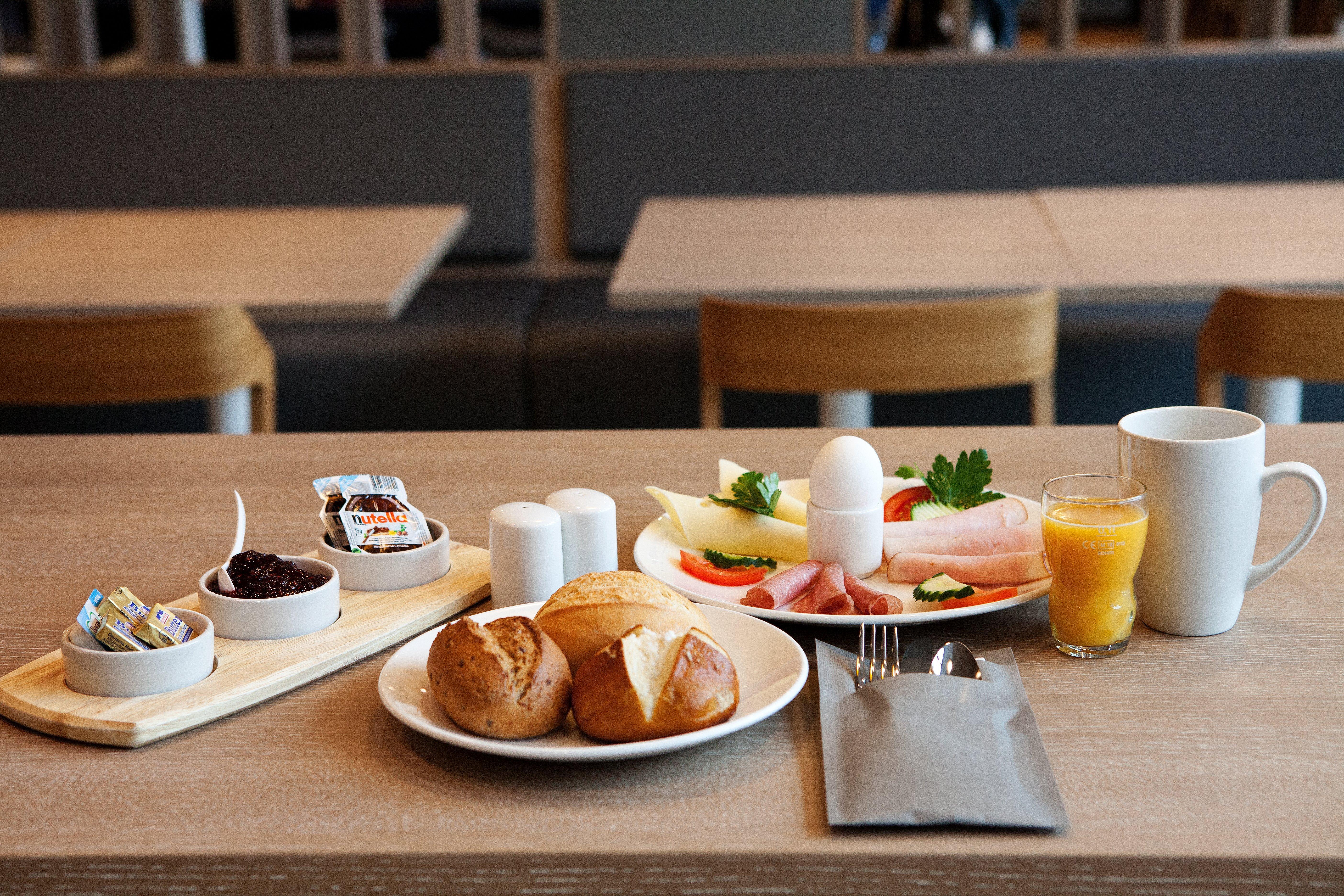 Holiday Inn Express Munich - Olching By Ihg Экстерьер фото